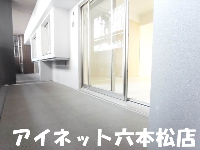 バルコニー　洗濯物はこちらへどうぞ。