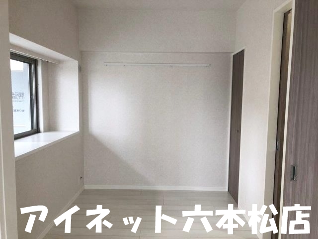 その他部屋・スペース　こちら寝室にいかがでしょうか。