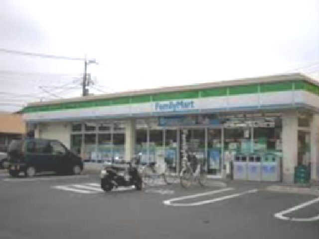 コンビニ　ファミリーマート川口花山下店（コンビニ）まで581m