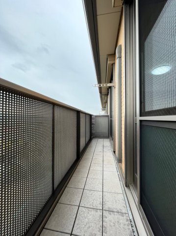 バルコニー　同物件、別号室の写真です。