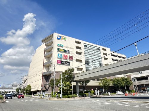 ショッピングセンター　デュ―阪急山田（ショッピングセンター）まで368m