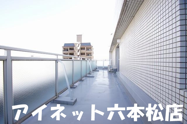 バルコニー　洗濯物はこちらへどうぞ。