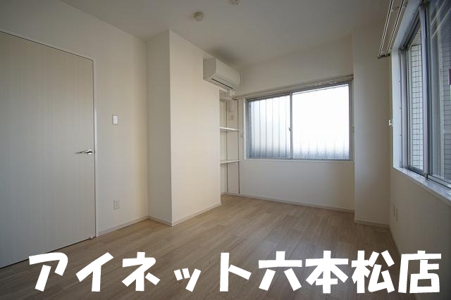 その他　こちら寝室にいかがでしょうか。