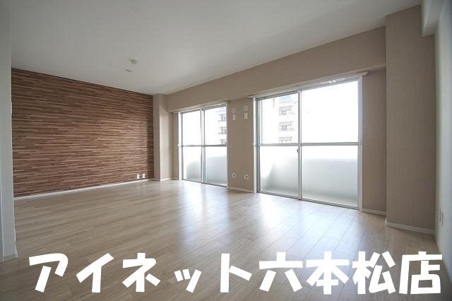 居室・リビング　広々としていいですね。