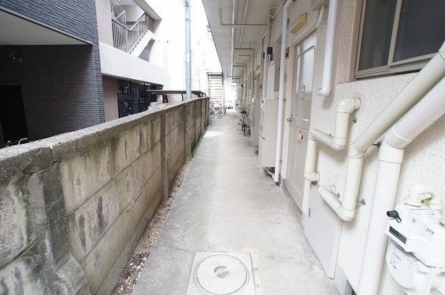 エントランス　￣コーポヤジマ￣