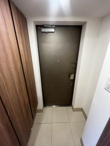 玄関　ベラスウィータ原宿