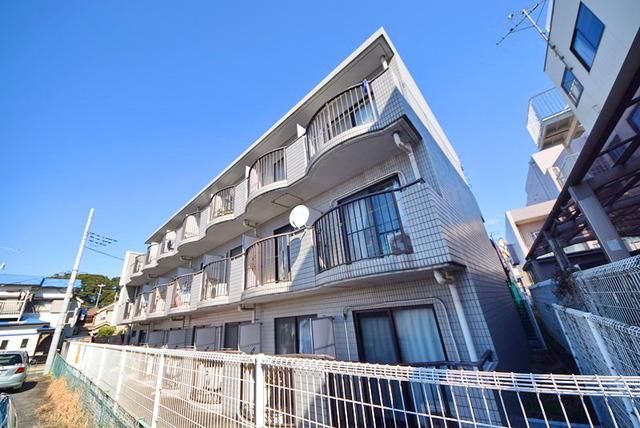 建物外観　南西向きで日当たり良好です