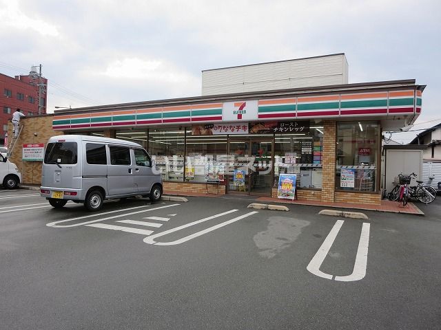 コンビニ　セブンイレブン 橿原神宮前駅西口店（コンビニ）まで484m