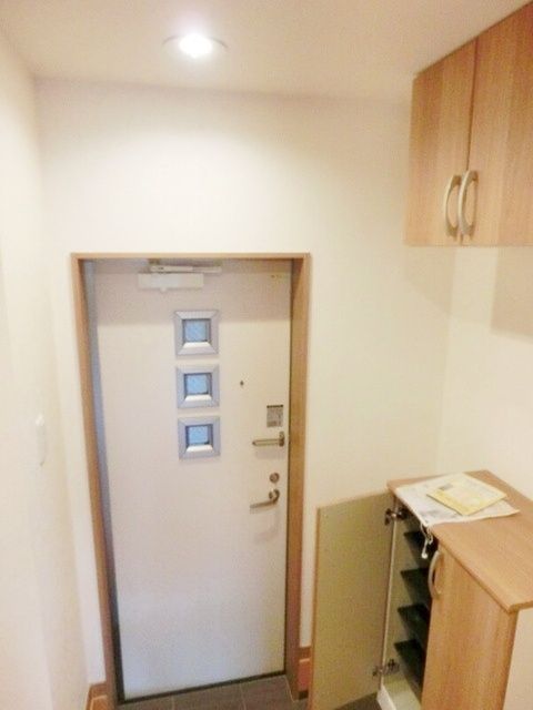 玄関　お部屋探しは【タウンハウジング蘇我店】にお任せ下さい♪