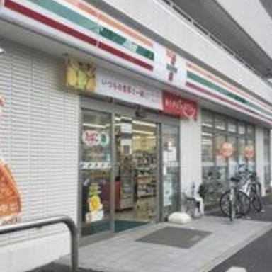 コンビニ　セブンイレブン台東清川2丁目店（コンビニ）まで60m
