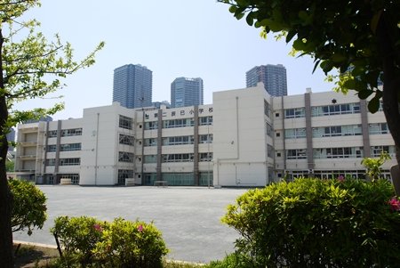 小学校　第二辰巳小学校（小学校）まで498m