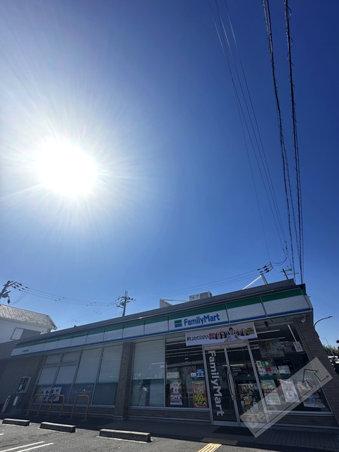 コンビニ　ファミリーマート河内長野向野店（コンビニ）まで247m