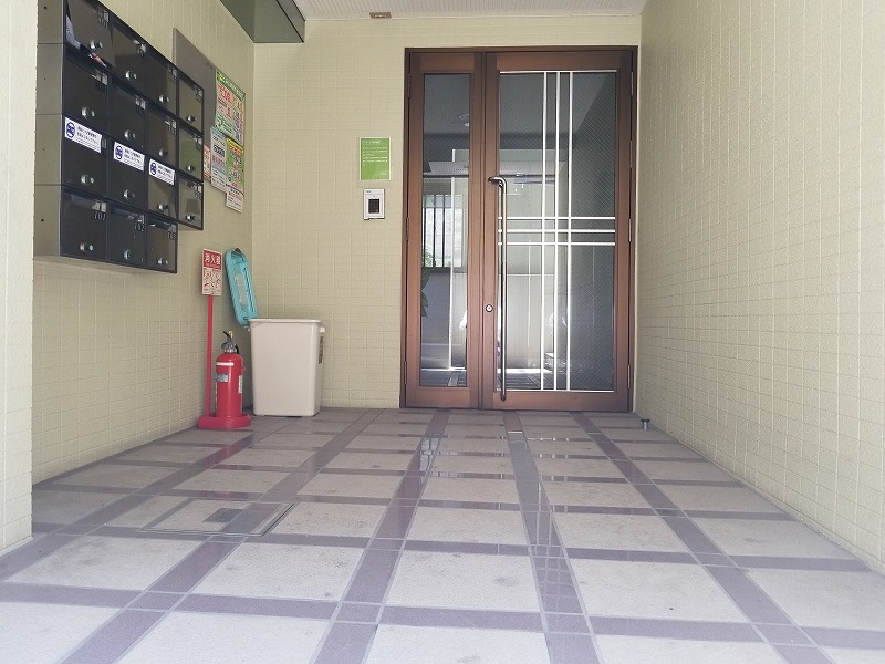 エントランス　オートロック完備