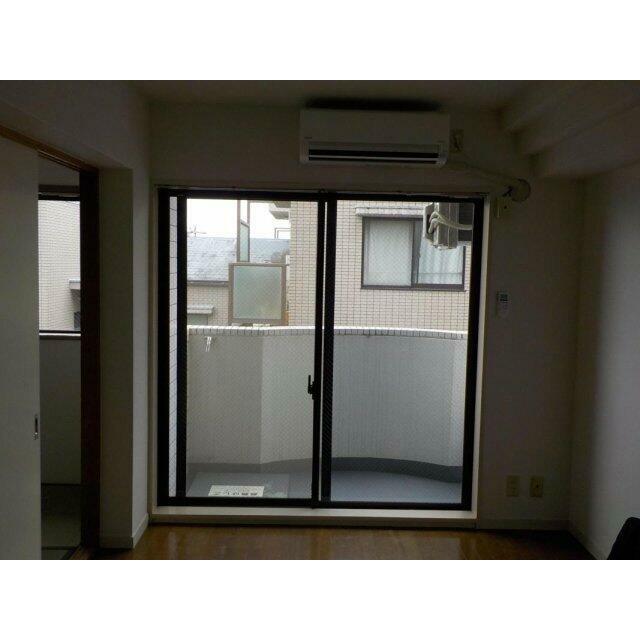 居室・リビング　10.5帖のきれいなLDK。