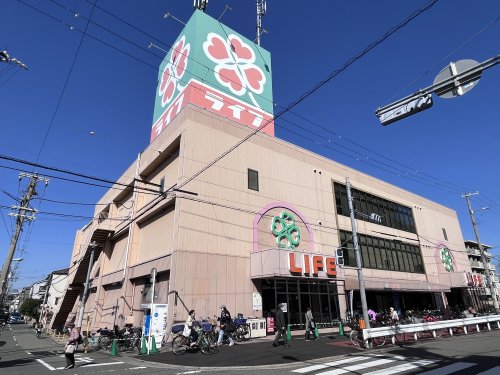 ショッピングセンター　ライフ泉尾店（ショッピングセンター）まで258m