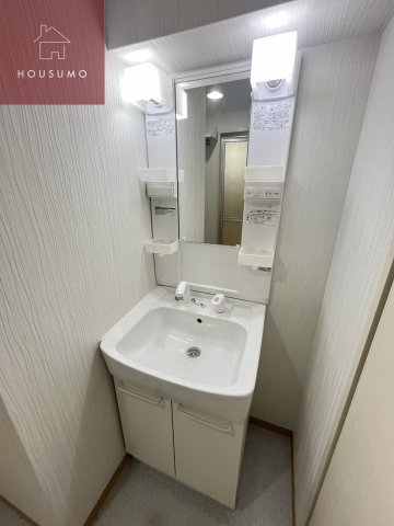 洗面設備　独立洗面台で身支度をすべて済ませてしまいましょう