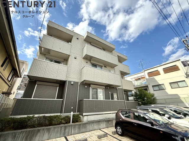 建物外観　オートロック付きで外部から簡単に出入りできない為安心です