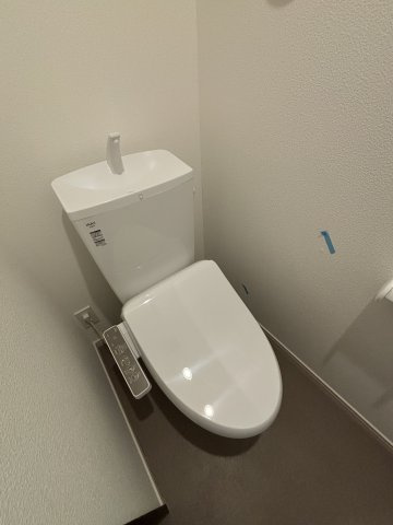 ＪＲ総武線 西千葉駅 徒歩5分 3階建 築3年のトイレ写真