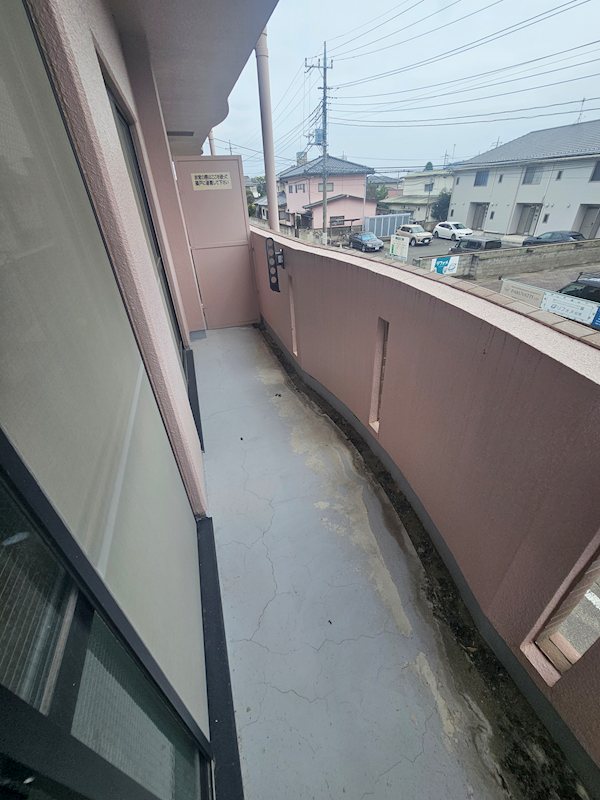 ＪＲ両毛線 前橋駅 バス乗車時間：17分 最寄りバス停で下車 徒歩3分 3階建 築28年の内装写真