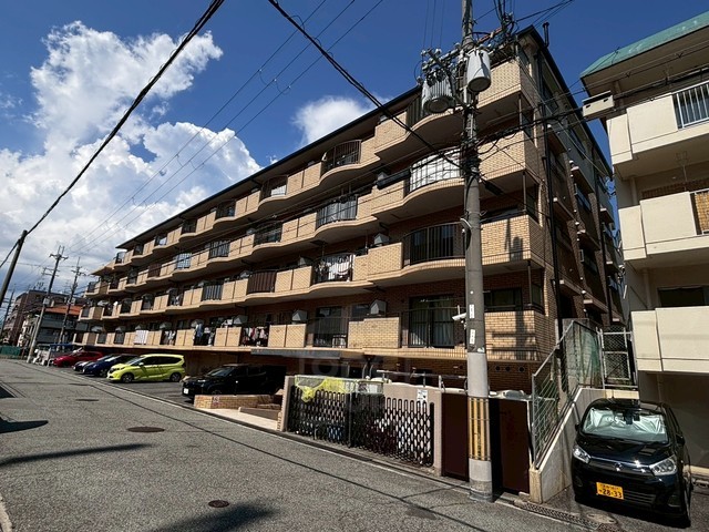 阪急宝塚線 岡町駅 徒歩17分 4階建 築39年の外観写真