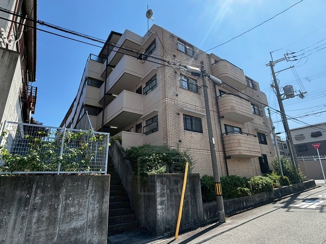 阪急宝塚線 岡町駅 徒歩17分 4階建 築39年の外観写真