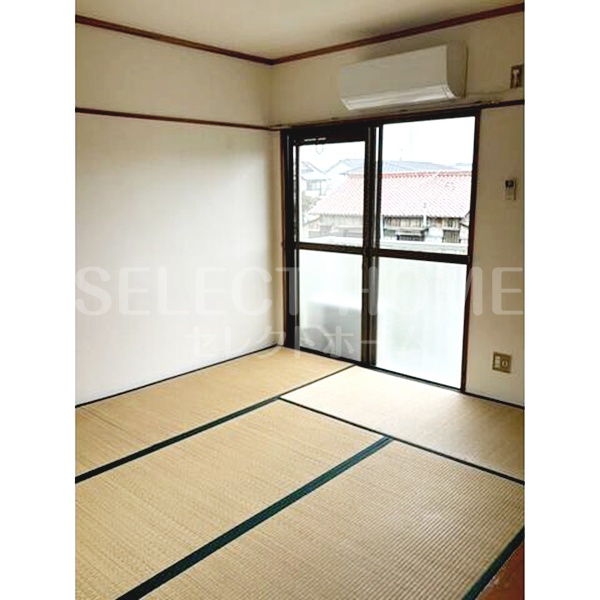 エレガンス稲荷の居間写真