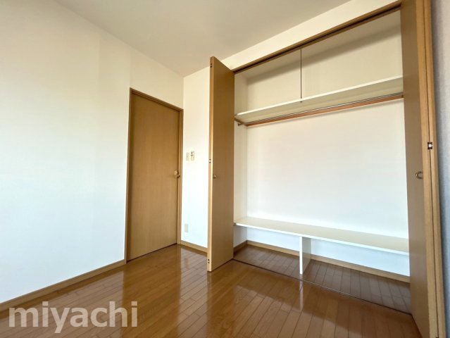 ＪＲ牟岐線 二軒屋駅 徒歩12分 7階建 築31年の内装写真