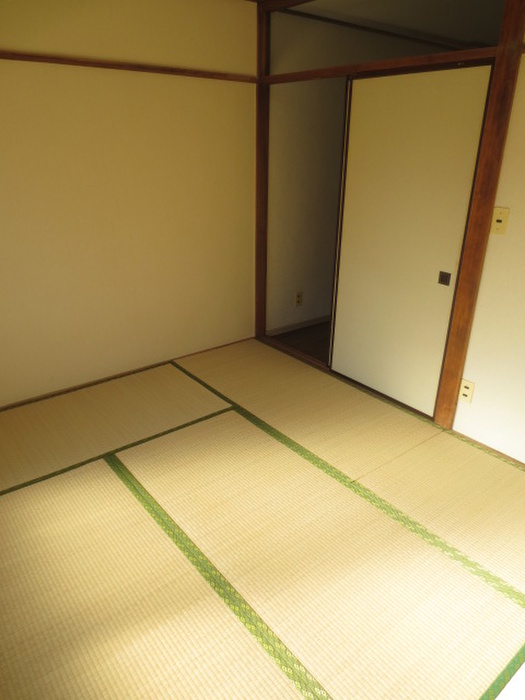 杉田ハイツの居間写真
