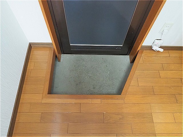 ハイツ里の玄関写真