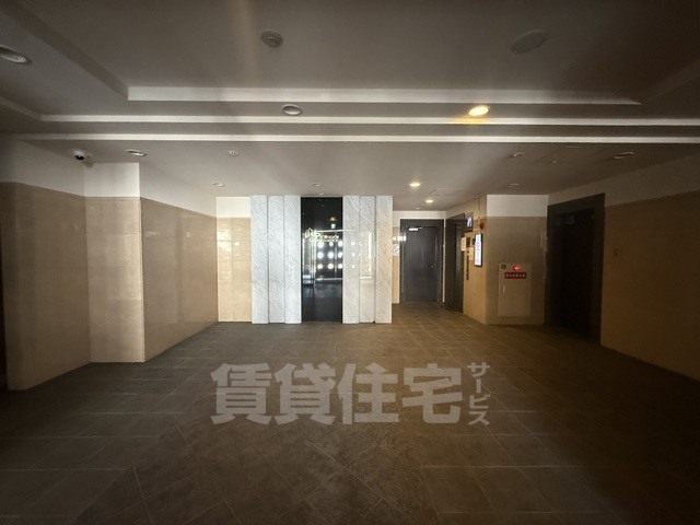 地下鉄御堂筋線 東三国駅 徒歩1分 15階建 築17年の外観写真