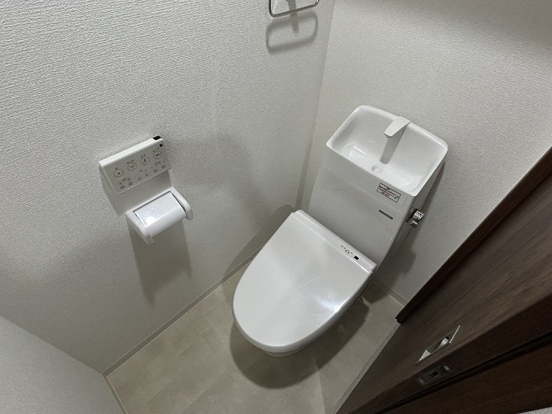 ＪＲ関西本線 平野駅 徒歩7分 3階建 築5年のトイレ写真