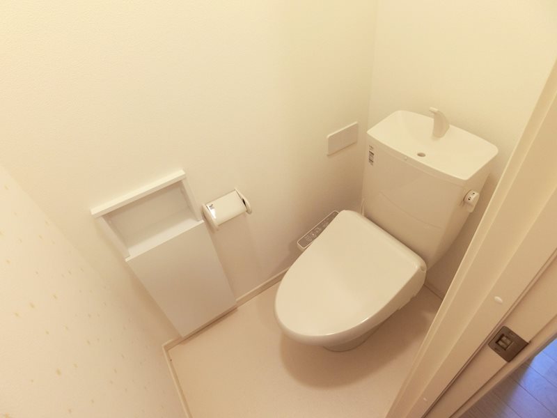 都営新宿線 瑞江駅 徒歩14分 2階建 築10年のトイレ写真