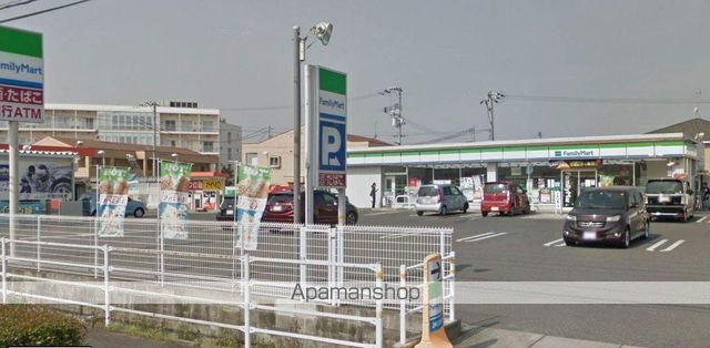 コンビニ　ファミリーマート（コンビニ）まで334m