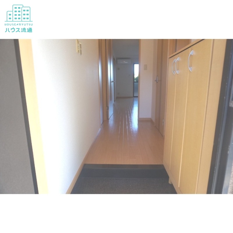 玄関　※反転タイプのお部屋です