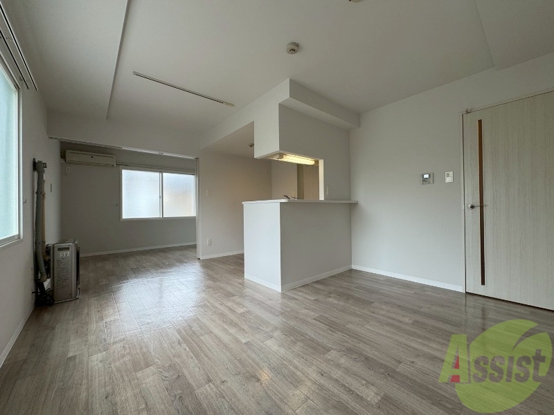 居室・リビング　広くてキレイなお部屋が広がっていて、充実した生活が送れそう。