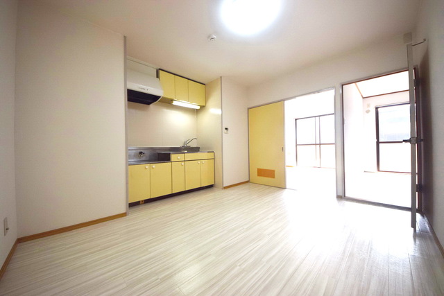 居室・リビング　～広々お部屋で気持ちいい～
