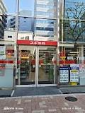 ドラックストア　スギ薬局 新川一丁目店（ドラッグストア）まで1035m