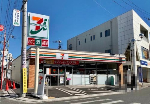 コンビニ　セブン-イレブン 鶴ヶ島駅東口店（コンビニ）まで762m
