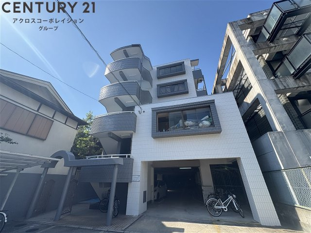 建物外観　居住者専用のごみ置き場があります♪