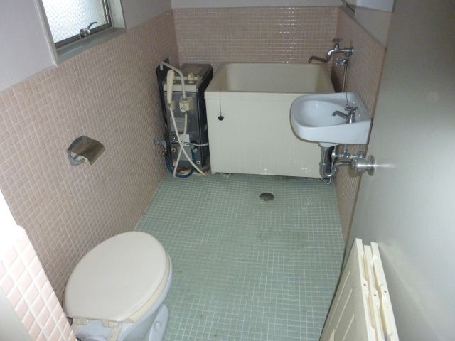 バス・シャワールーム　別部屋の写真です