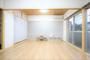 居室・リビング　洋室１２帖。２部屋に区切れます。