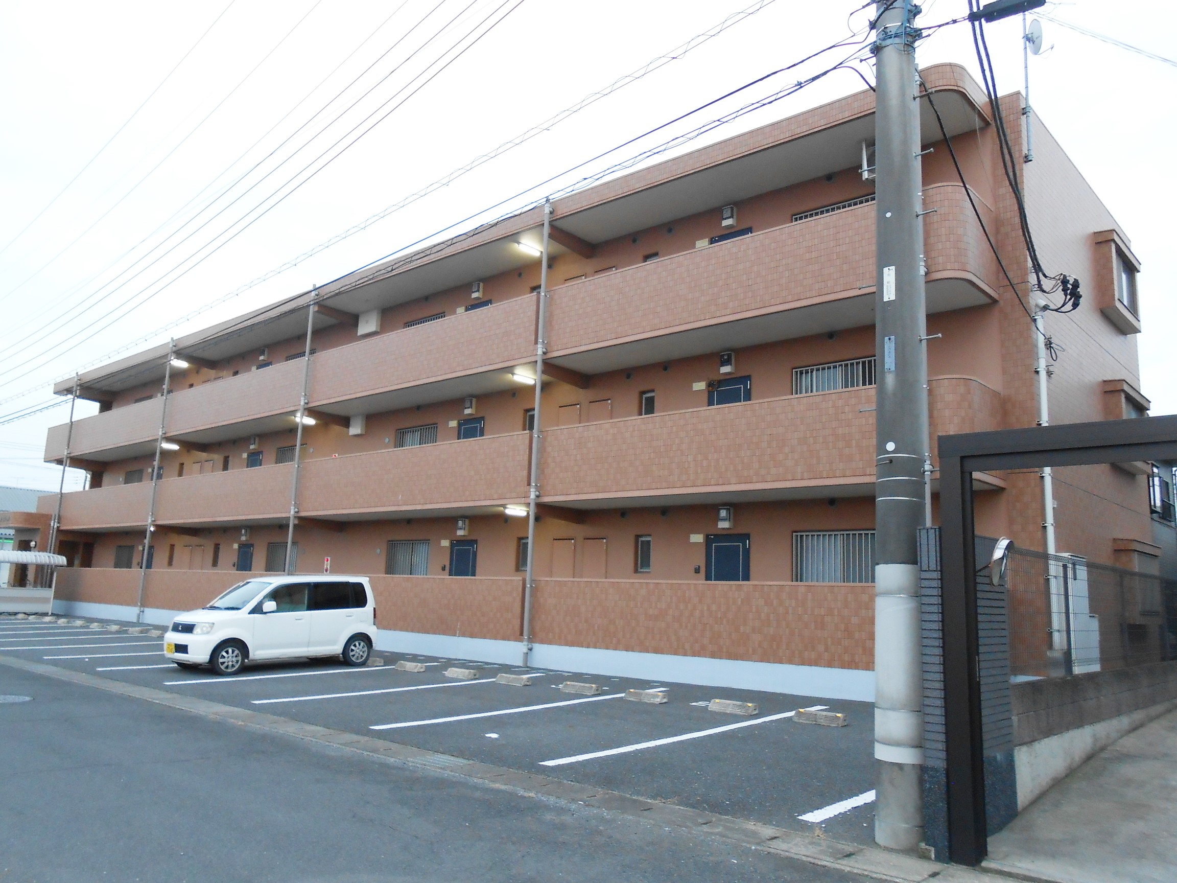 建物外観　オール電化物件！希少なマンションタイプのお部屋です。