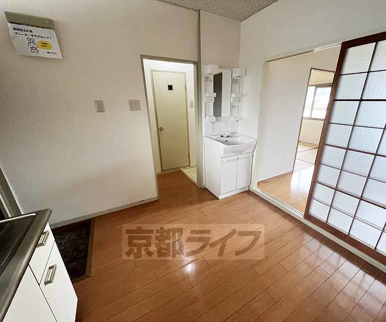 居室・リビング　静かな環境の物件です