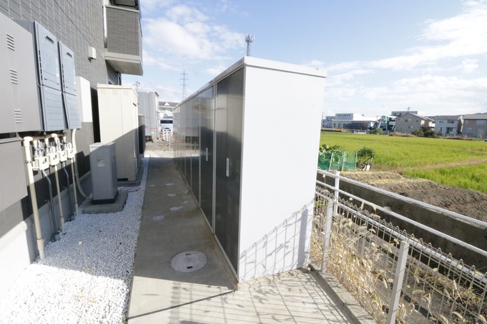 その他共有部分　タイヤなどしまえるトランクルームもございます♪