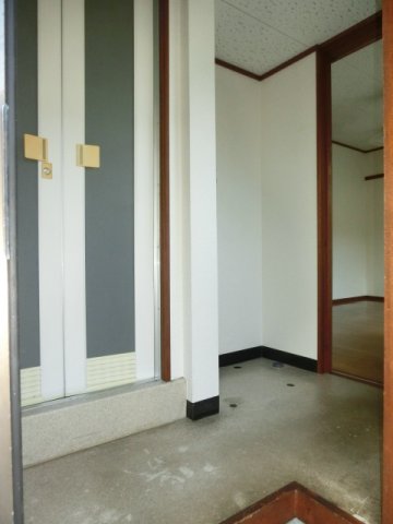 玄関　玄関入るとこんな感じ。