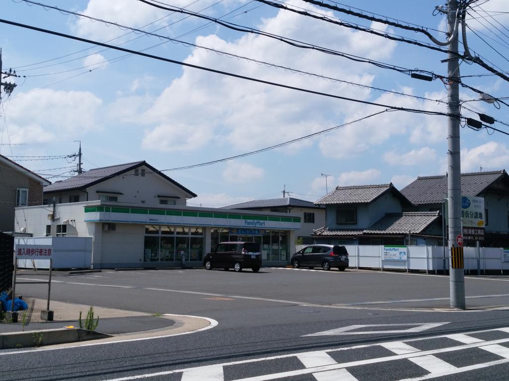 コンビニ　ファミリーマート舞鶴南田辺店（コンビニ）まで499m