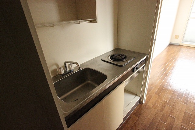 キッチン　同物件別号室