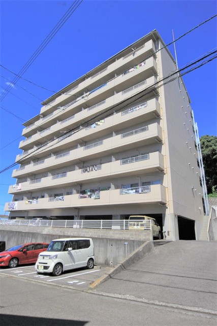 松山市高浜町のマンションの建物外観