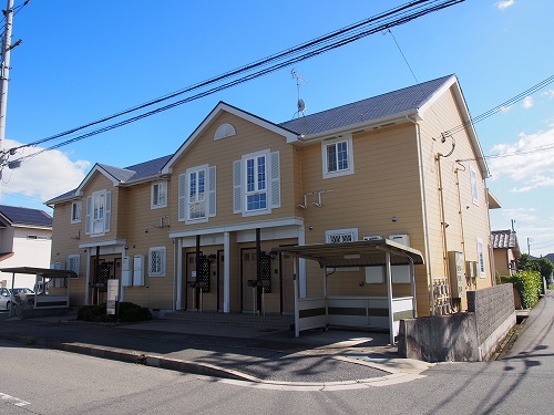 姫路市花田町加納原田のアパートの建物外観