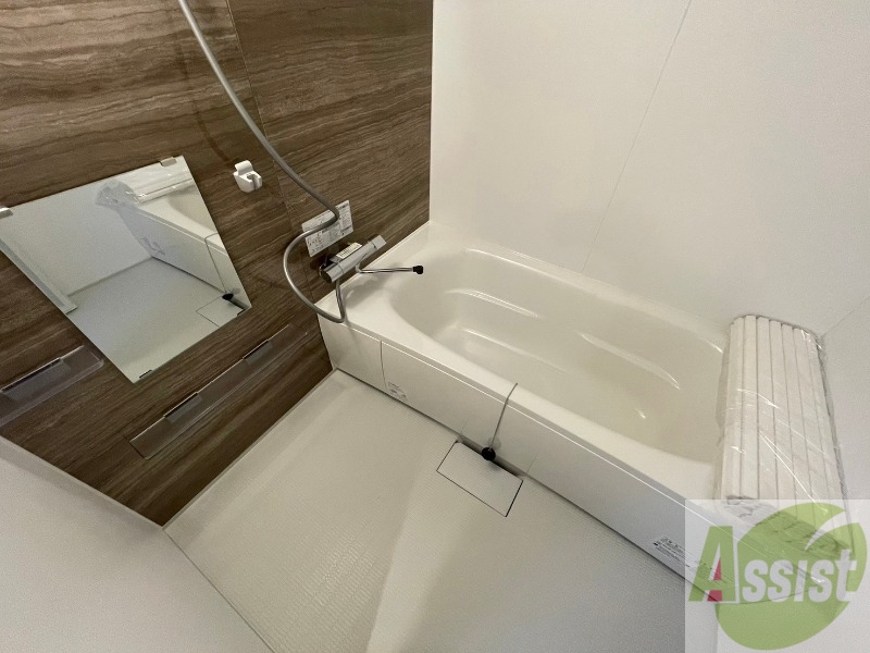 バス・シャワールーム　お風呂になります。一日の疲れを癒してくださいね。